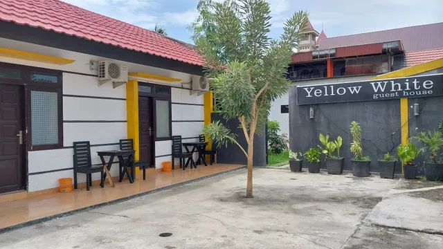 Yellow White Guest House