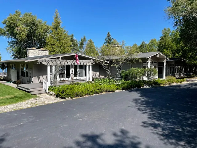 Drummond Island Hotel & Vacation Home Rentals