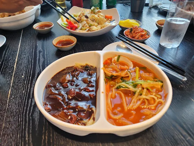 Jaguemsong, Korea Town (Sukhumvit Plaza)