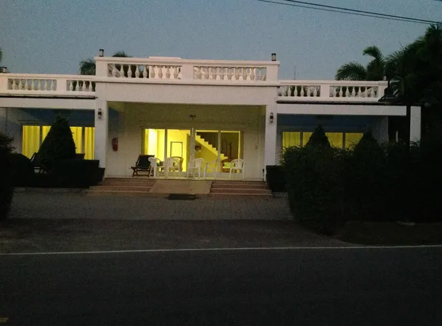 Ban Krut Beach Front Hotel