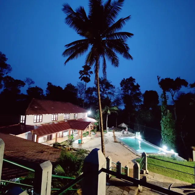 Nature's pilgrim - Chikmagalur homestay with swimming pool