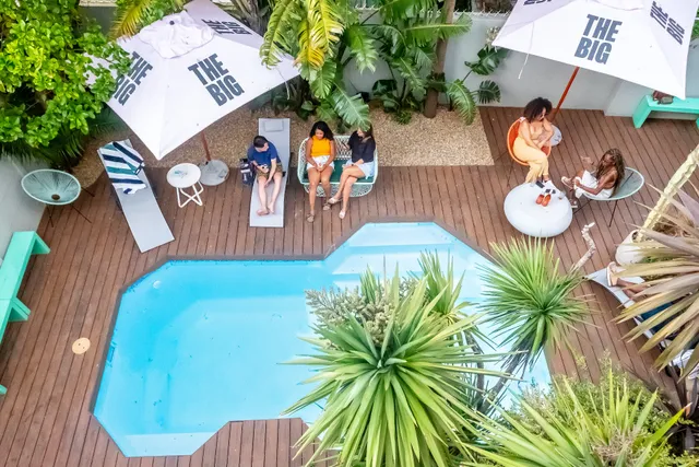 THE BIG - Luxury Backpackers