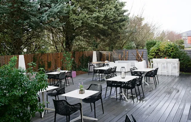 l'Esprit Libre Restaurant at Aiden by Best Western