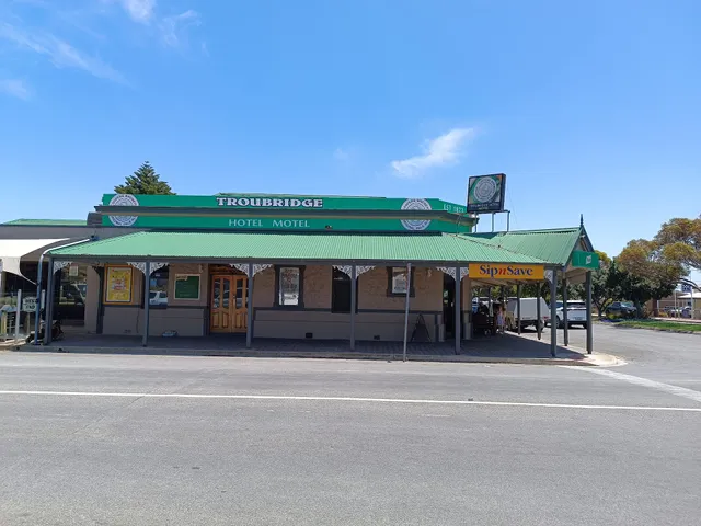 Troubridge Hotel Motel