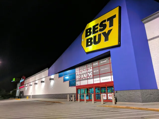 Town & Country Commons