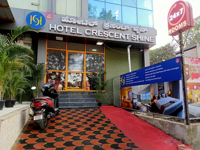 Hotel Crescent Shine