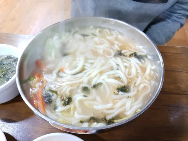 신정시장 소문난손칼국수