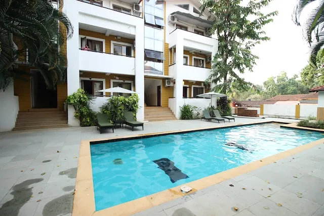 OYO Hotel 9879 Charming 2bhk Near Club Cabana