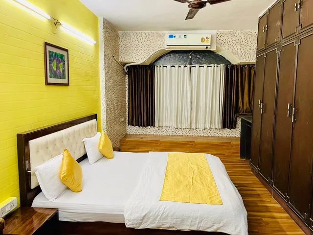 STS HOMETEL Service Apartment in goregaon, Homestay, Hotel, bed & breakfast, Guest house in Mumbai )