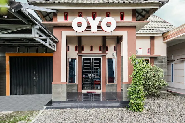 OYO 2202 Delima Guest House Syariah