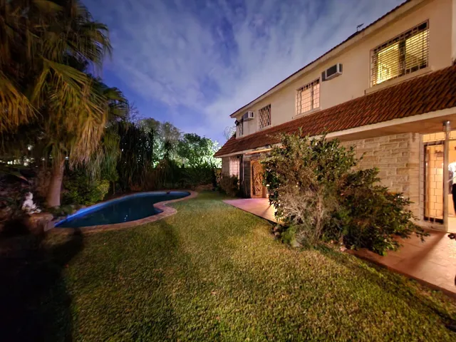 Deaf twins bed/breakfast