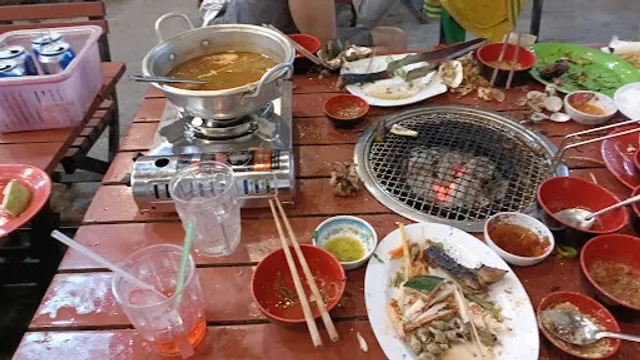 Lẩu nướng Ngói Xưa