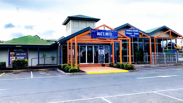 Mac's Hotel