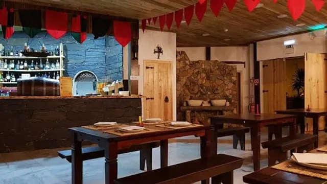 O Lobo Casa de Pasto/Pub Medieval