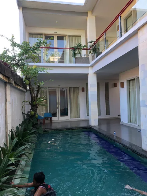 Apple Suites and Apartment