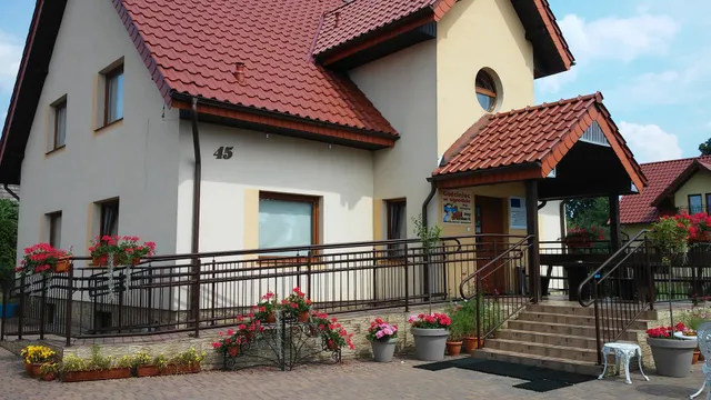 Gościniec w ogrodzie