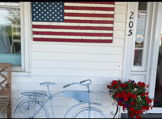 The Red Owl Jewelry and Gifts