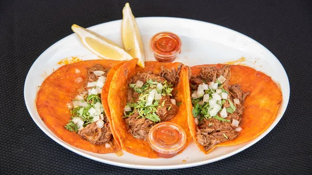 Mr. Menudo Oficial Compton