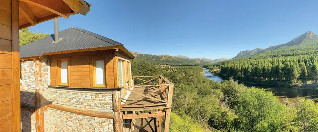 BH-Meliquina, Colgantes al Río - Cabañas de Montaña