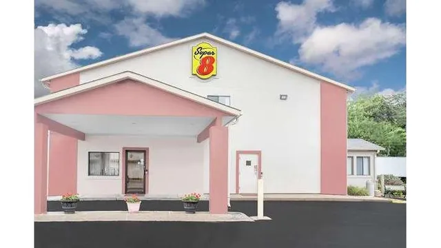 Super 8 by Wyndham East Moline