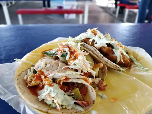 "SUPER CAMARON" taco fish.