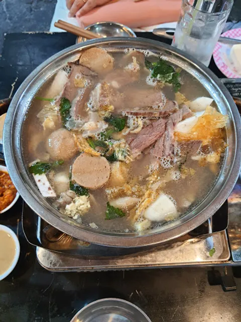 Lẩu bò Khu Nhà Cháy