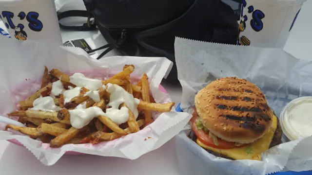 P T's Olde Fashioned Grille