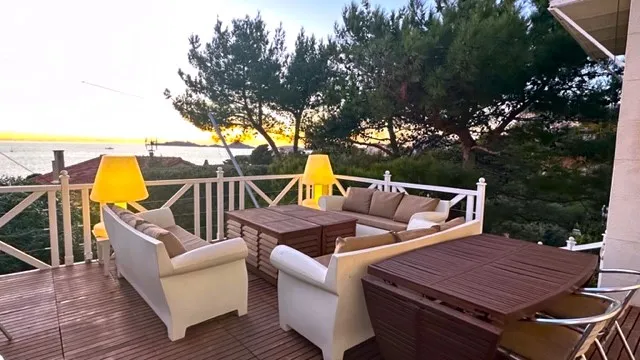 La Luna of Marseille vue mer/piscine/ jacuzzi