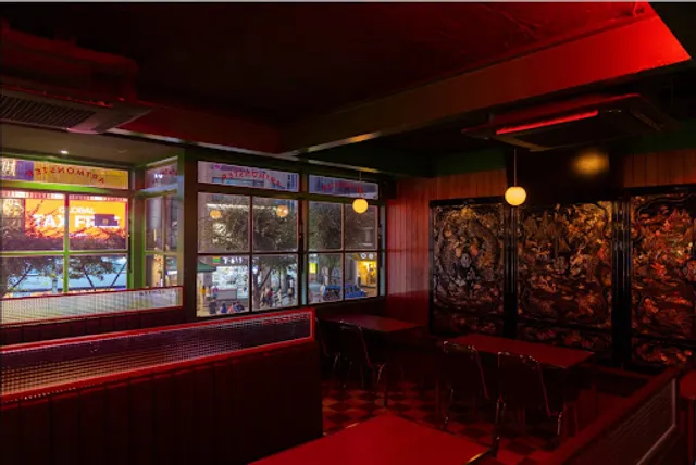 아트몬스터 홍대역점 ARTMONSTER HONGDEA