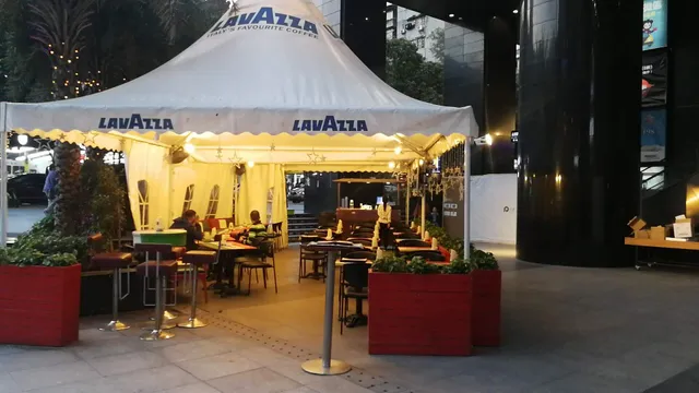 Lavazza Cafe