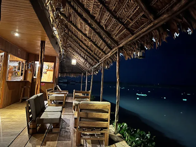 La Balsa Cafe Restobar