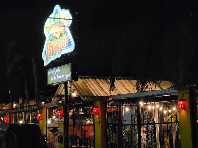 Nicha's Burger • La Ceiba