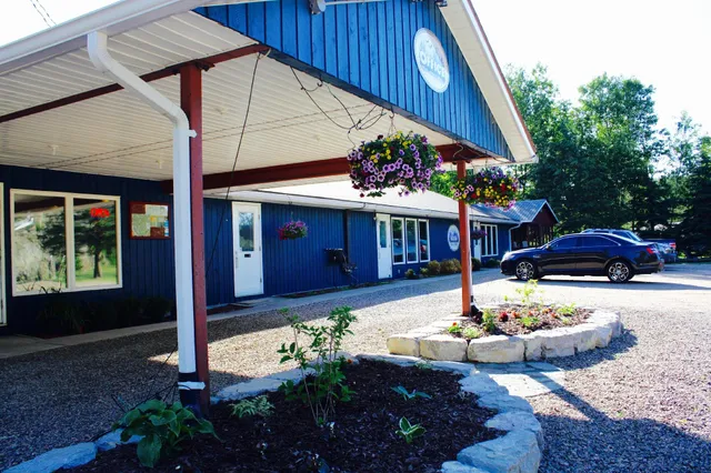 Hush Lodge & Cottages