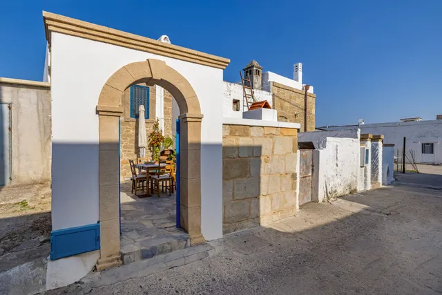 Mileon Old House (Malona Village Old House)