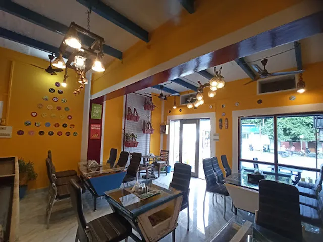 Lucy's Cafe & Restaurant