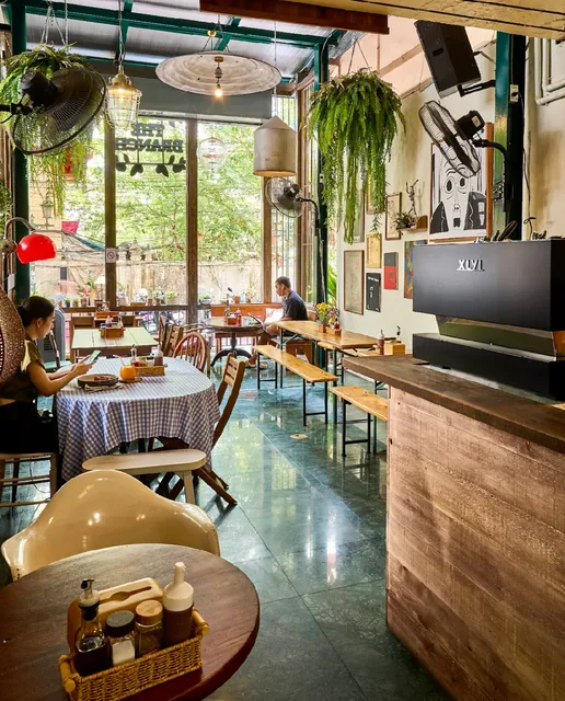 THE BRANCH Sourdough Sandwiches.Coffee.Cake & Juice