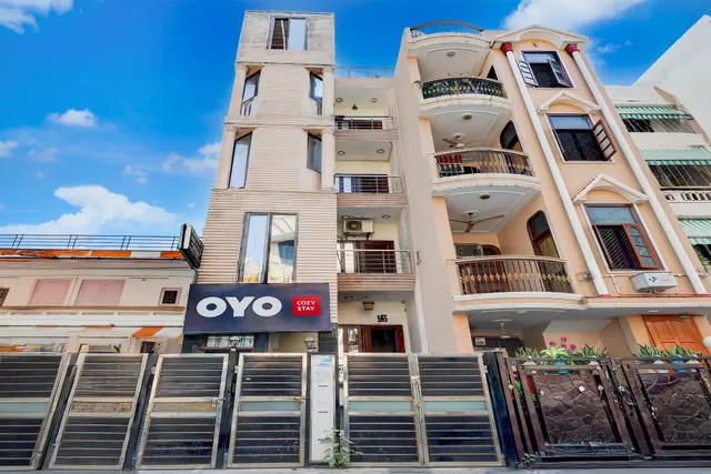 Hotel O Delhi Height Home Stay