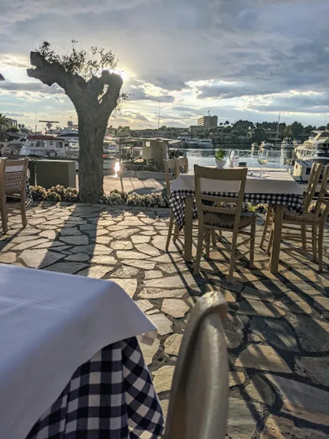 Vosporos Grill House