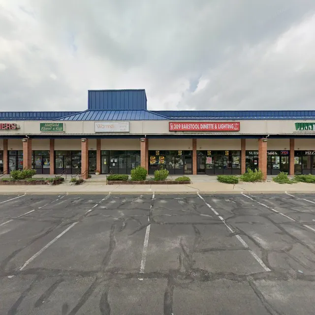 309 Barstool Dinette & Lighting