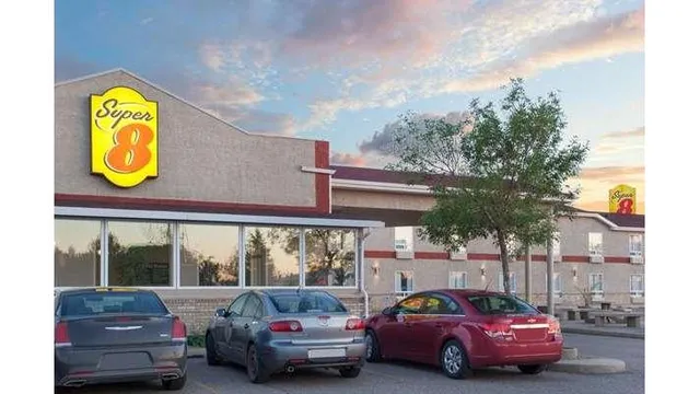 Super 8 by Wyndham Brandon MB