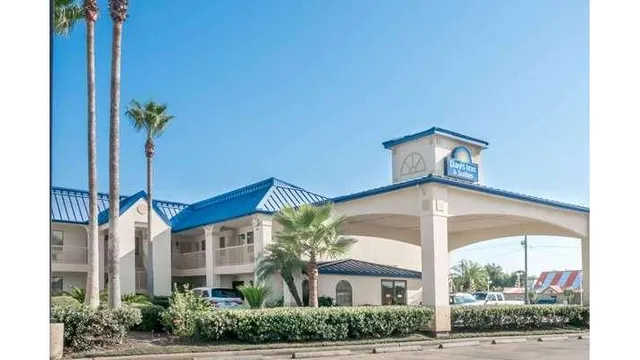Days Inn & Suites by Wyndham Winnie