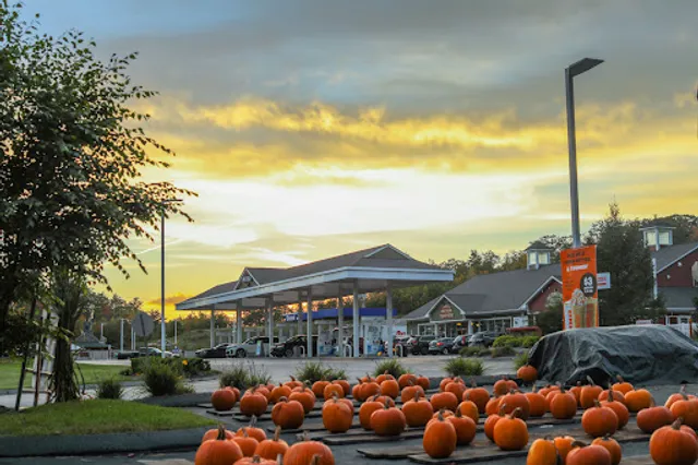 Candia First Stoppe Country Store