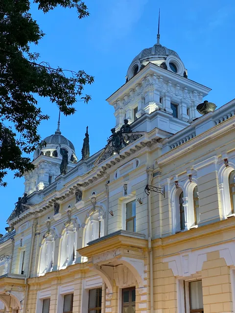 Skver Okolo Dvortsa Pionerov