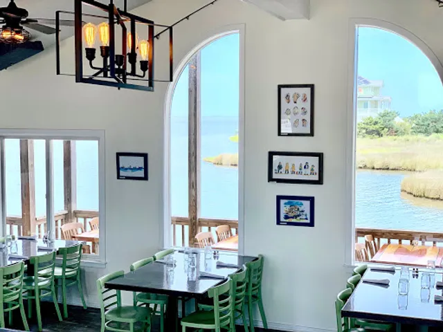 Po House, Good Eats & Libations, Sound - Side Dining