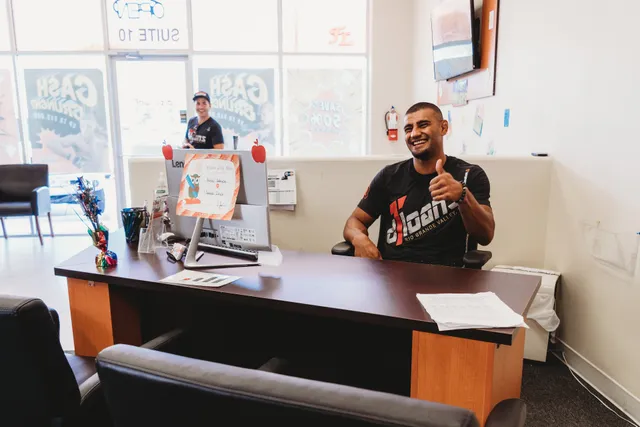 Discount Car Title Loan - McAllen: 10th & Jasmine