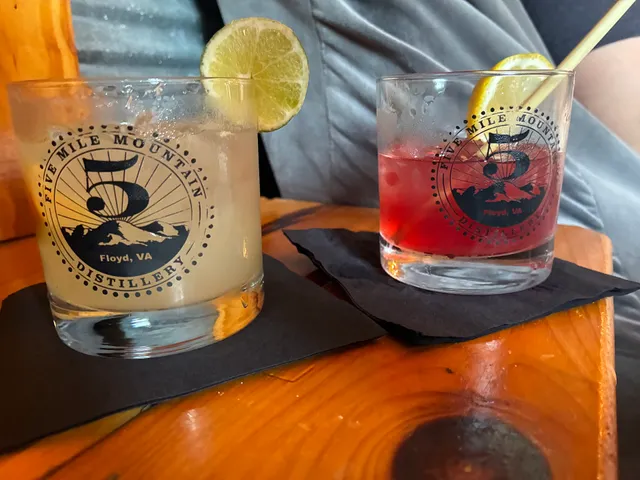 5 Mile Mountain Distillery