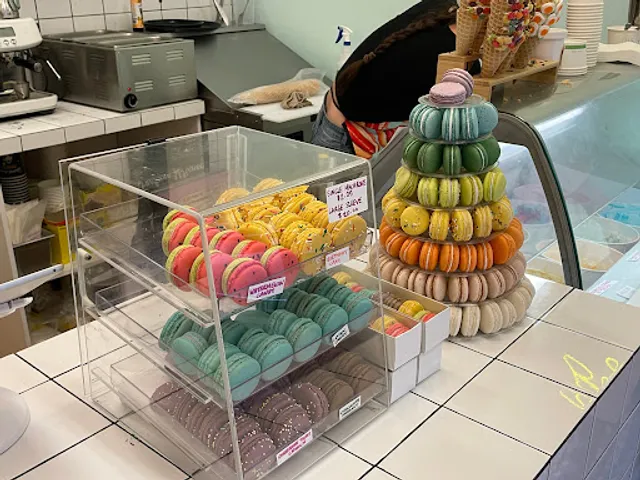 Big Dee’s Fancy Wieners & Quality Ice Cream