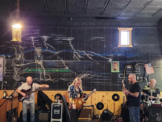 Little Bobby's Bar and Grill