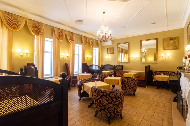 Kafe-Restoran V Saratove Arabella Biznes-Lanch Banketnyy Zal Dostavka