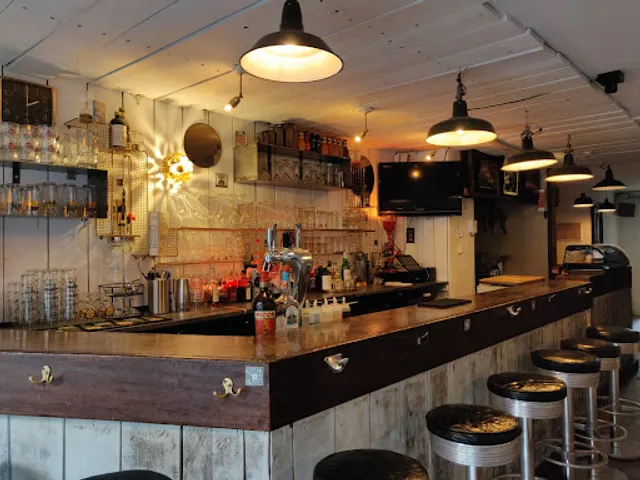 NFP (Nostalgique French Pub)